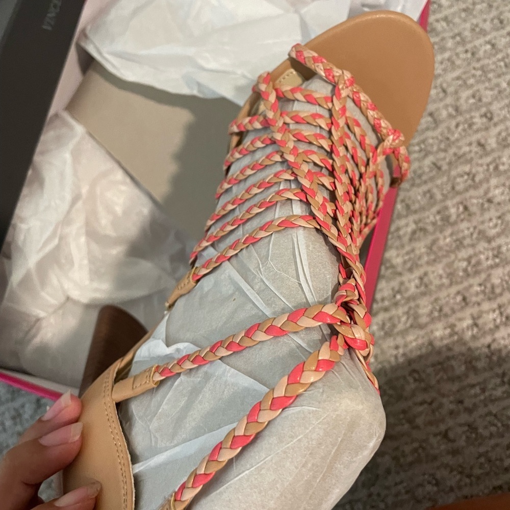 Vince Camuto VC-Ariah Soft‎ Nappa Heels pink and tan - Picture 10 of 10